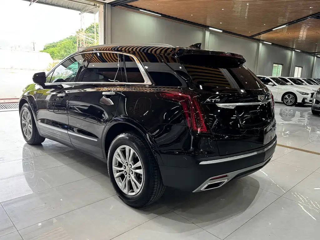 Cadillac XT5 — фото 7