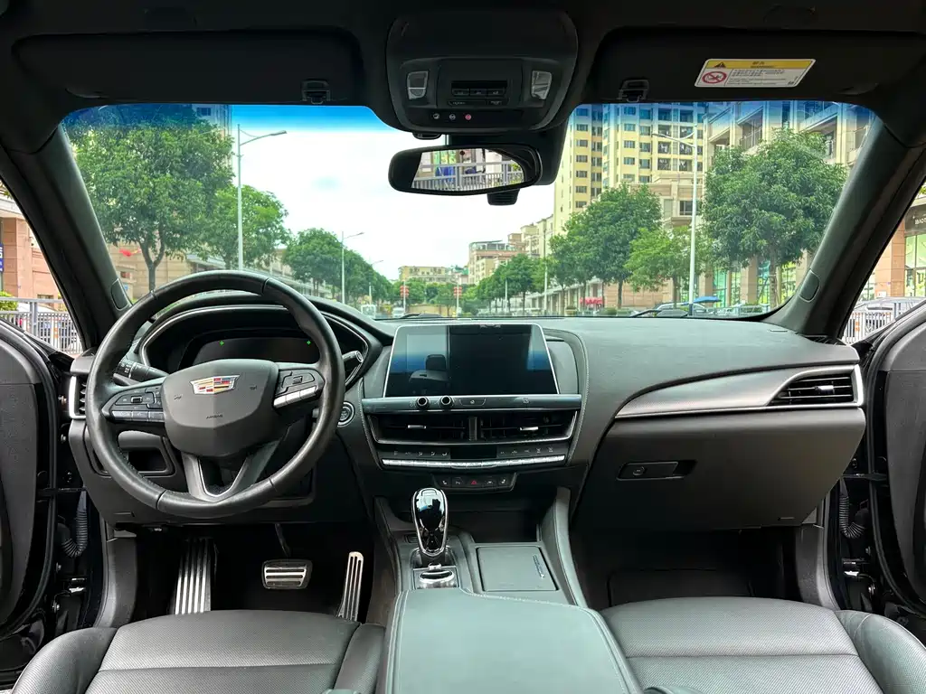 Cadillac CT5 — фото 14