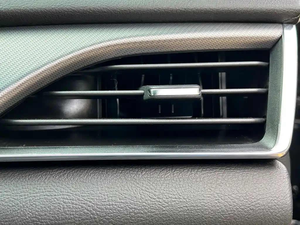 Cadillac CT5 — фото 21