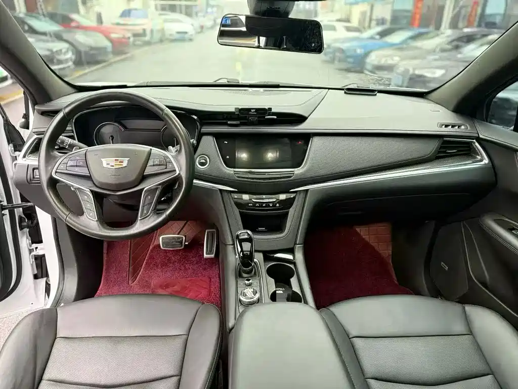 Cadillac XT5 — фото 8