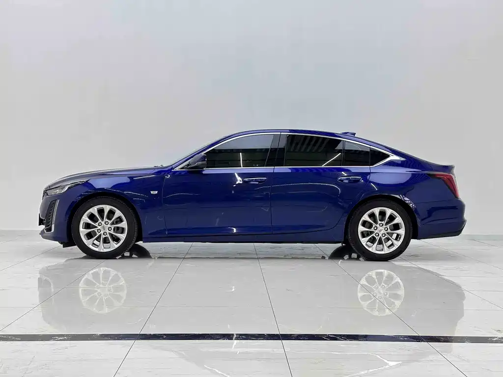 Cadillac CT5 — фото 7