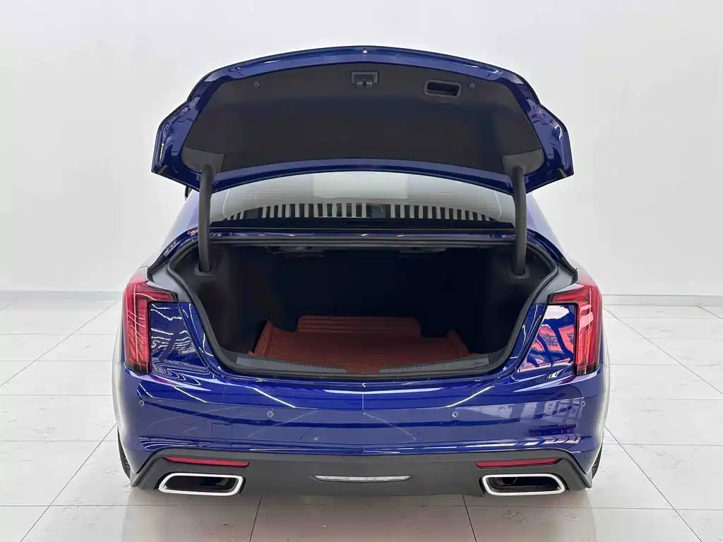 Cadillac CT5 — фото 9