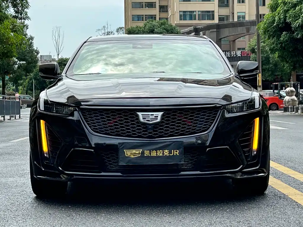 Cadillac CT5 — фото 2