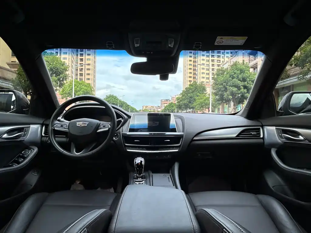 Cadillac CT5 — фото 25