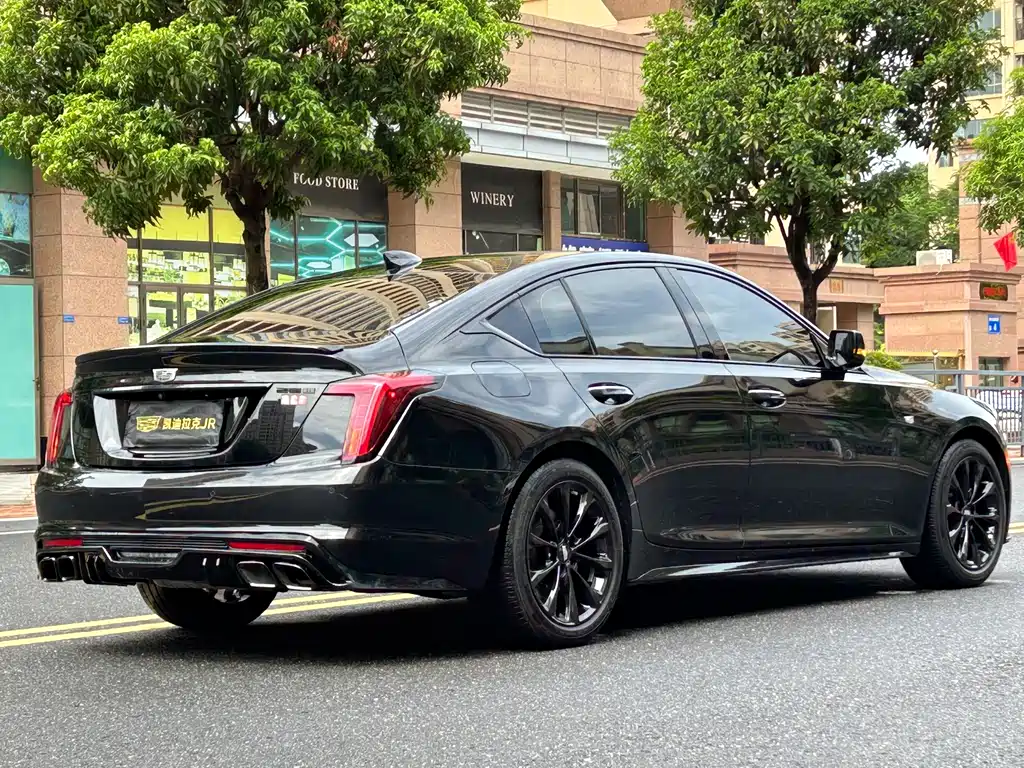 Cadillac CT5 — фото 6