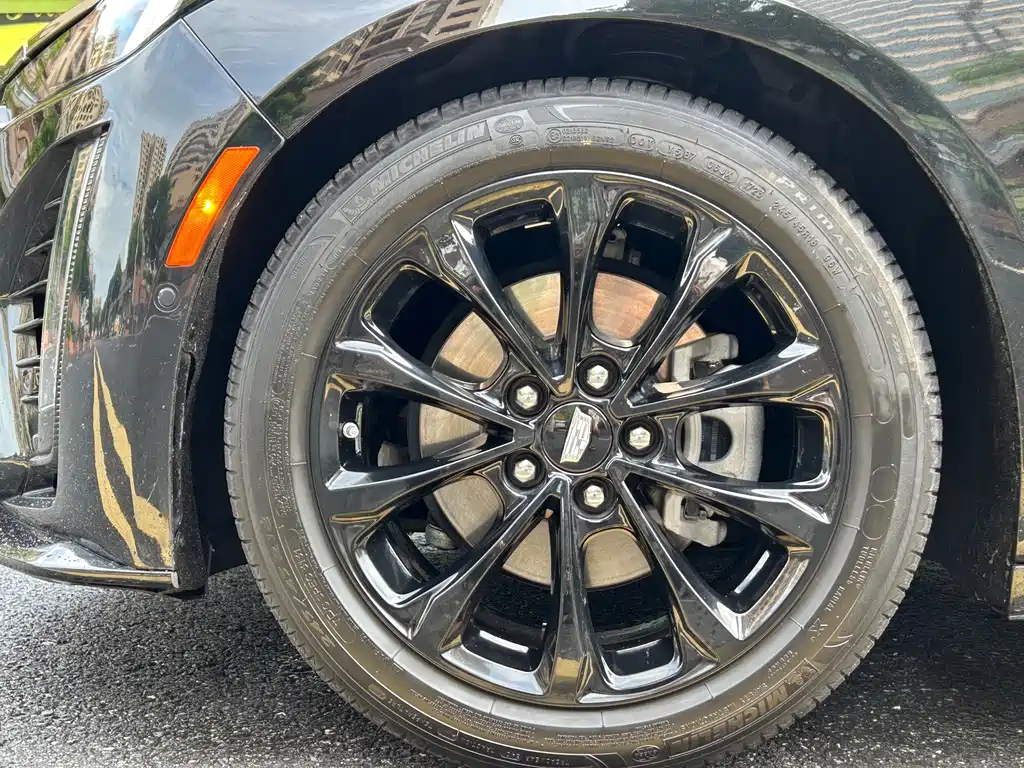 Cadillac CT5 — фото 7