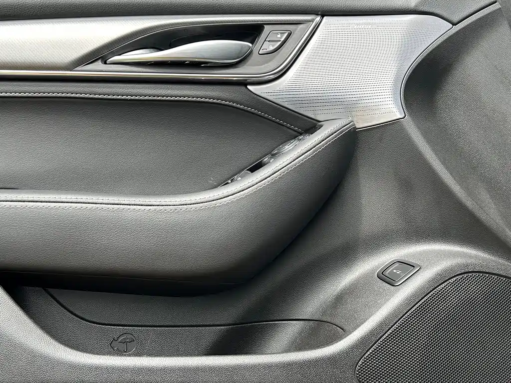 Cadillac CT5 — фото 10