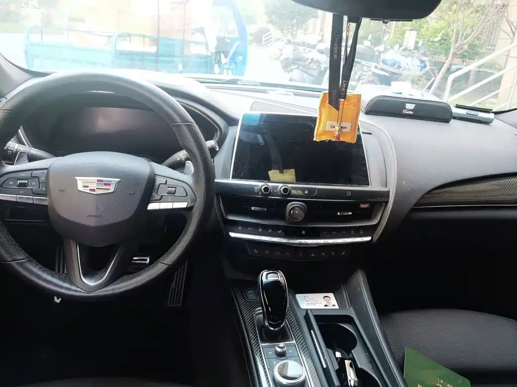 Cadillac CT5 — фото 5