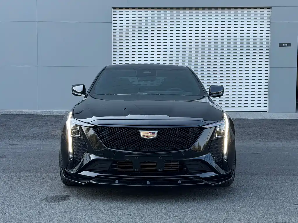 Cadillac CT5 — фото 2