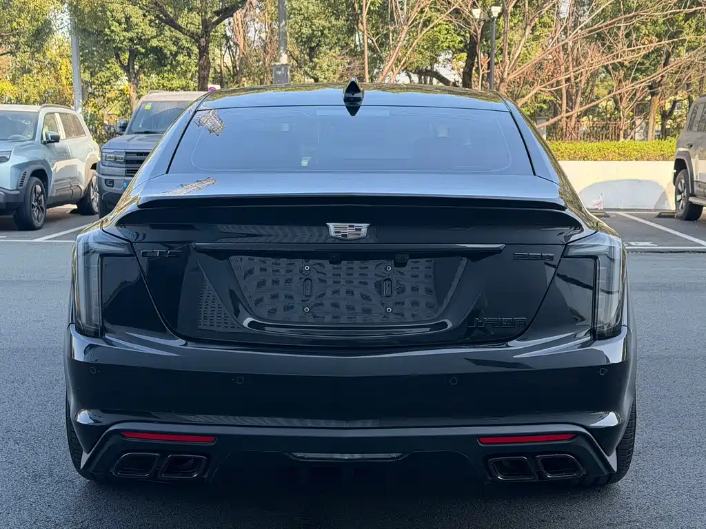 Cadillac CT5 — фото 17
