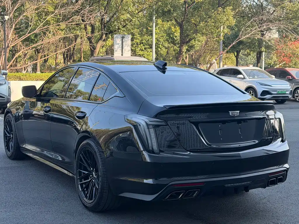 Cadillac CT5 — фото 18