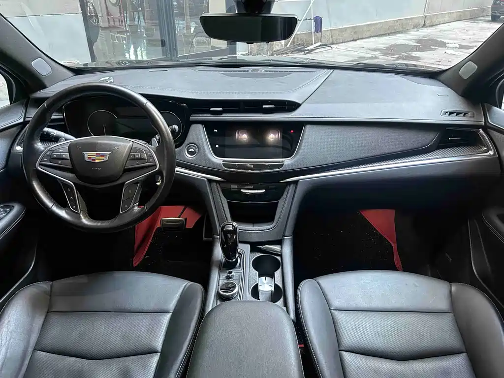 Cadillac XT5 — фото 6