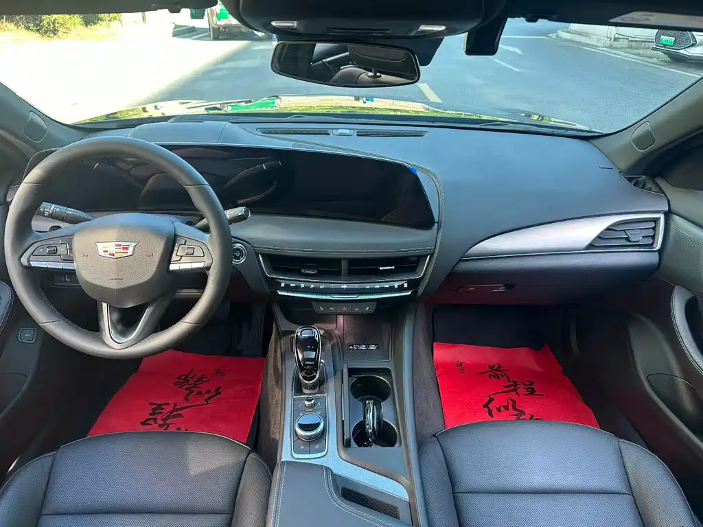 Cadillac CT5 — фото 6