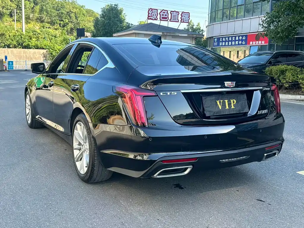 Cadillac CT5 — фото 7