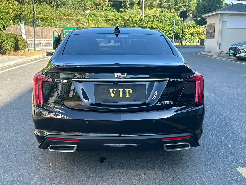 Cadillac CT5 — фото 8