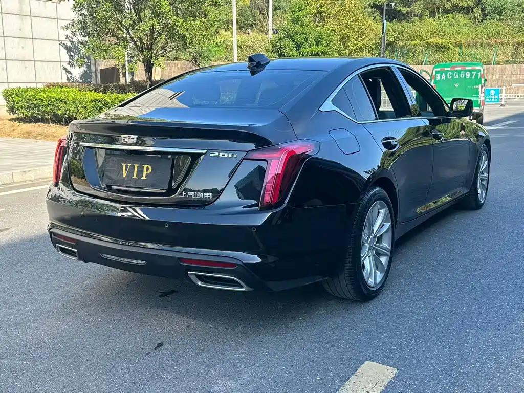 Cadillac CT5 — фото 9