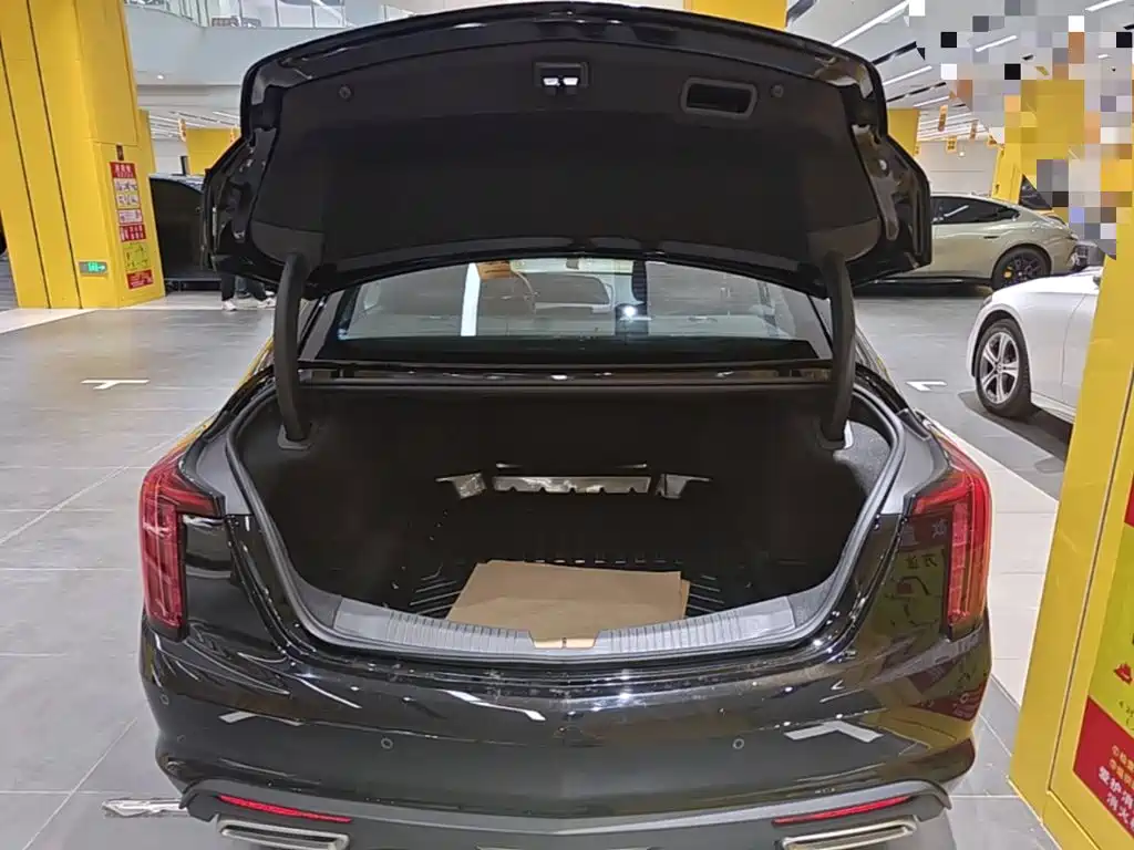 Cadillac CT5 — фото 15