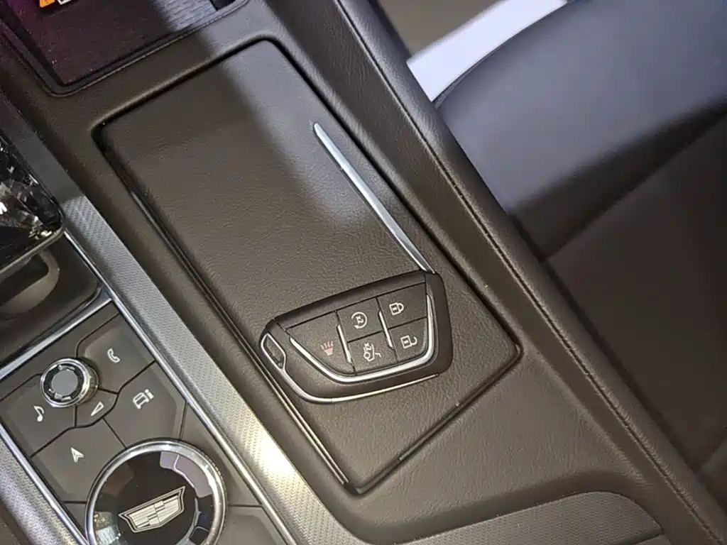Cadillac CT5 — фото 17