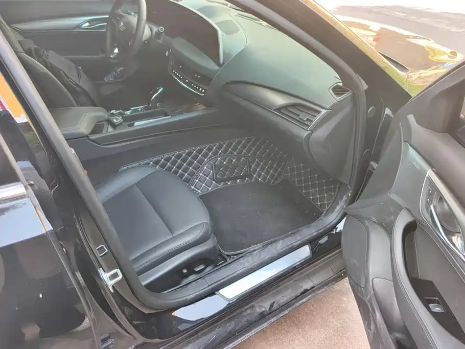 Cadillac CT5 — фото 8
