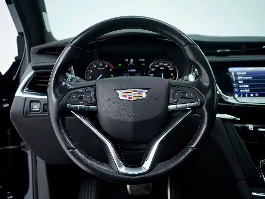 Cadillac XT6 — фото 17