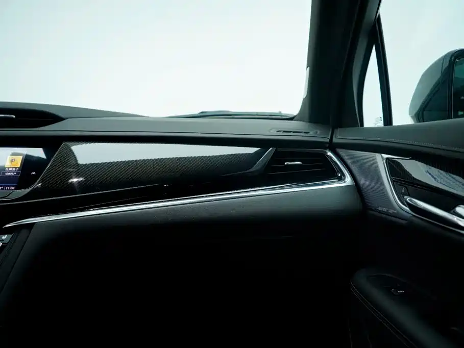 Cadillac XT6 — фото 19