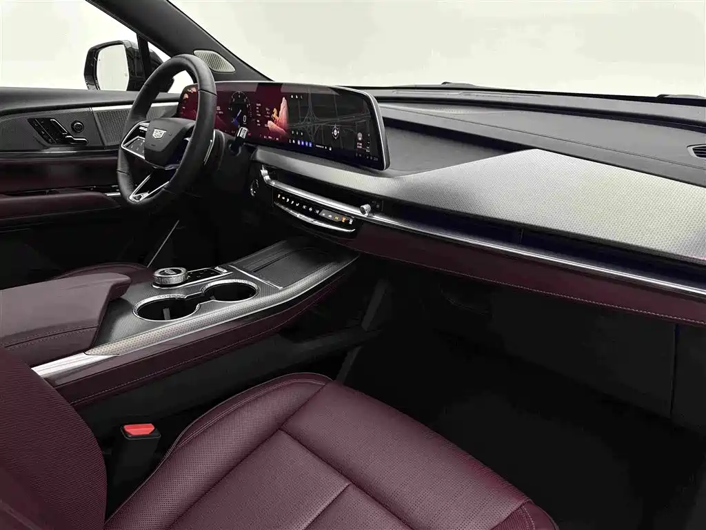 Cadillac XT5 — фото 19