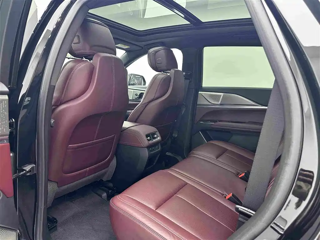 Cadillac XT5 — фото 20