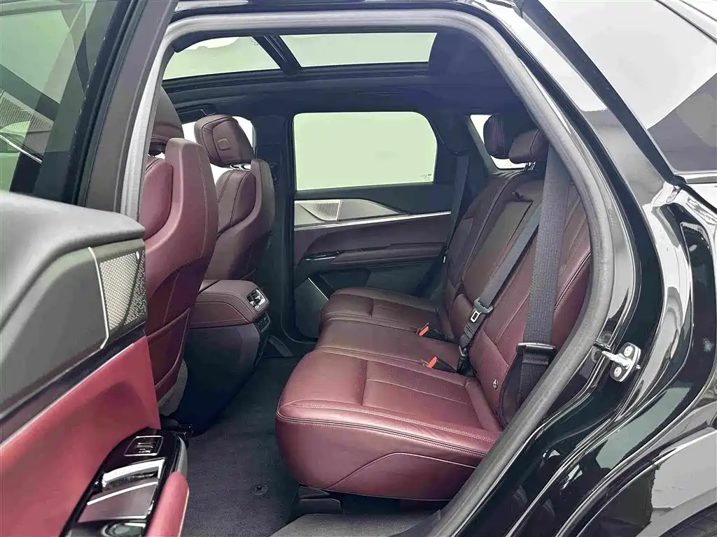 Cadillac XT5 — фото 21