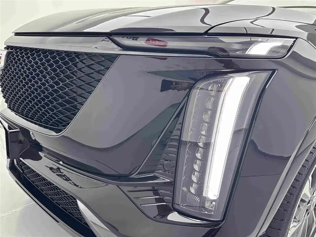 Cadillac XT5 — фото 29