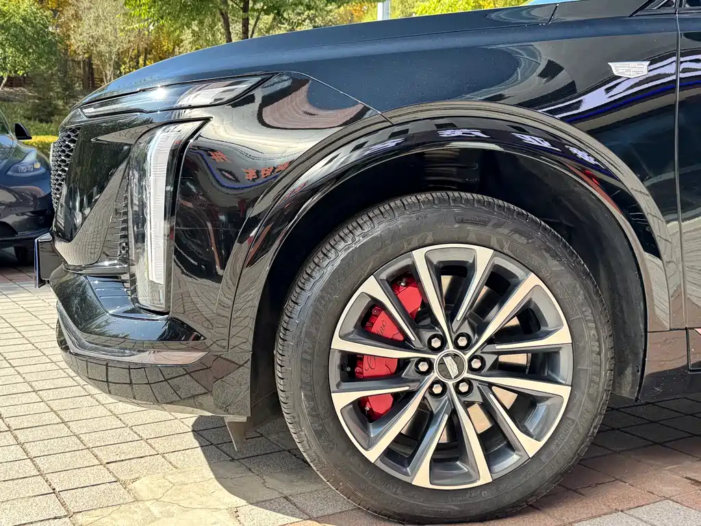 Cadillac XT5 — фото 5