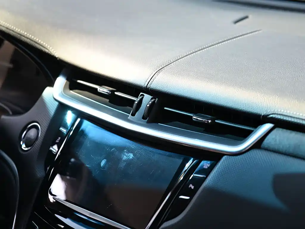 Cadillac XTS — фото 9