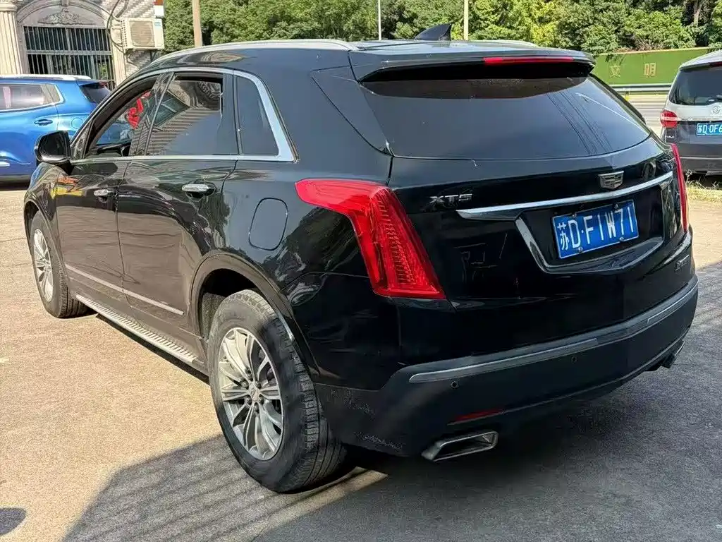 Cadillac XT5 — фото 6