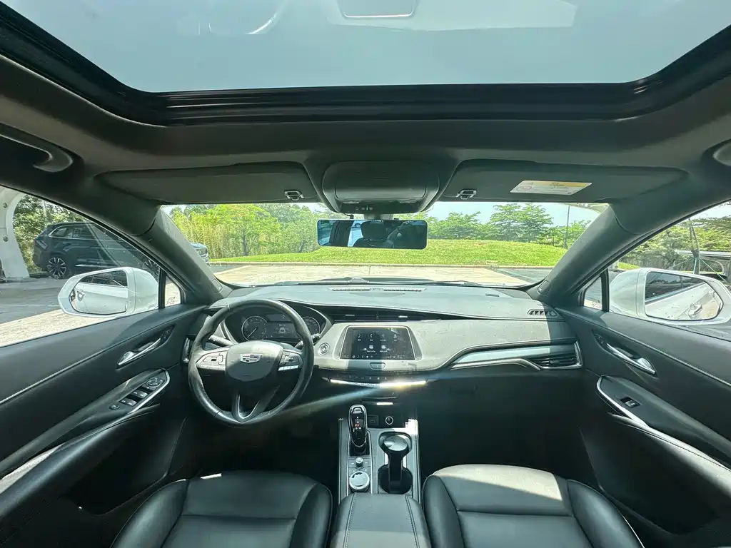 Cadillac XT4 — фото 20