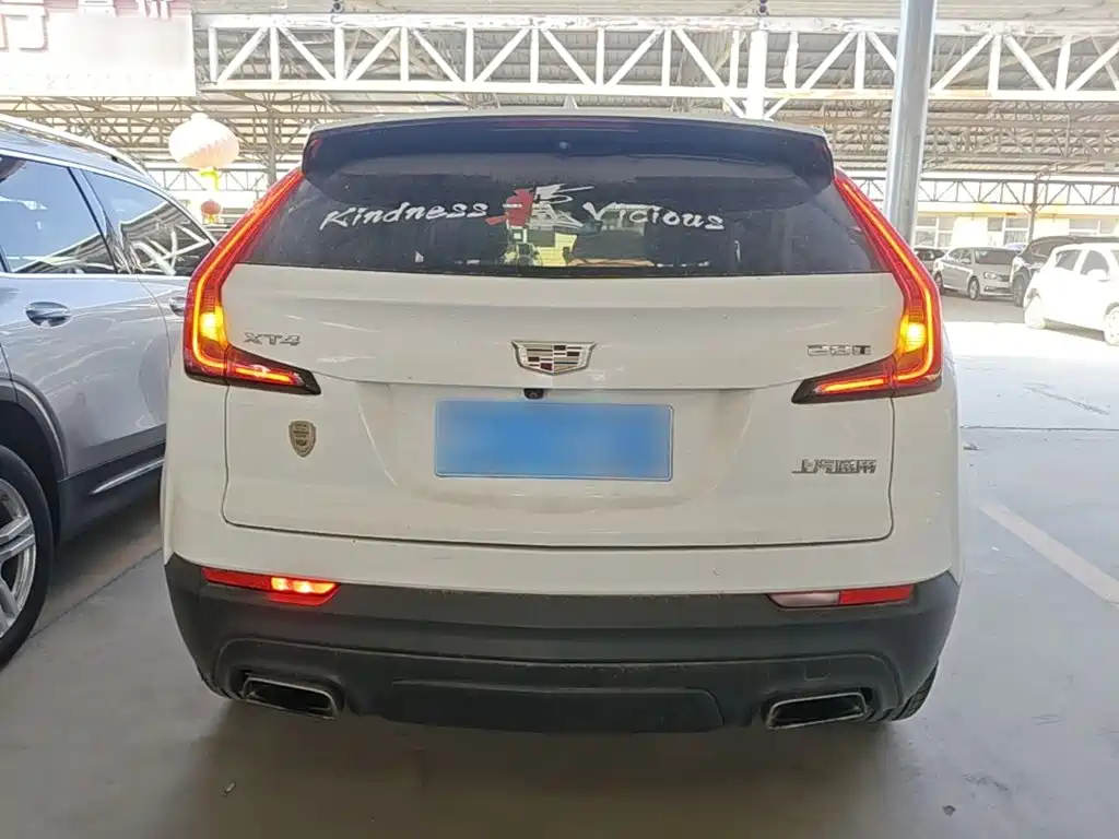 Cadillac XT4 — фото 6