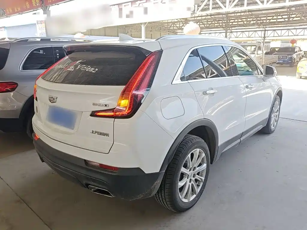 Cadillac XT4 — фото 7