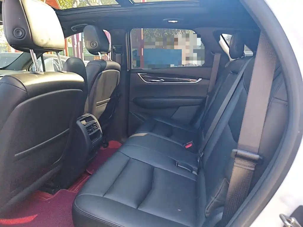 Cadillac XT5 — фото 18