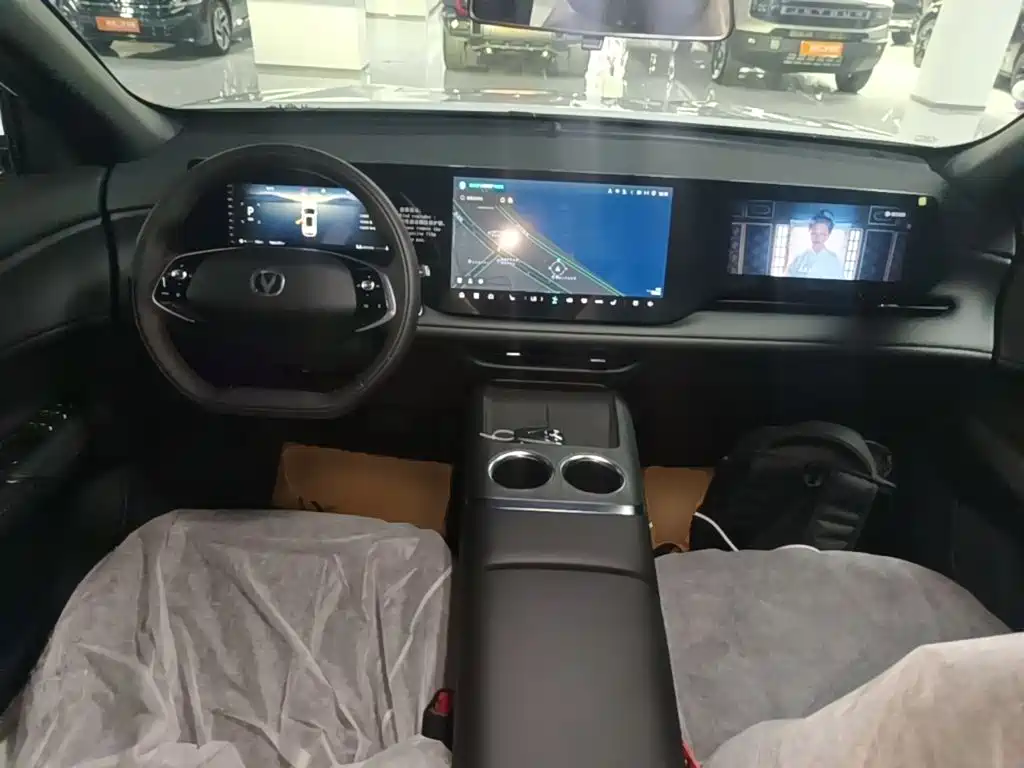 Changan CS75 PLUS — фото 10