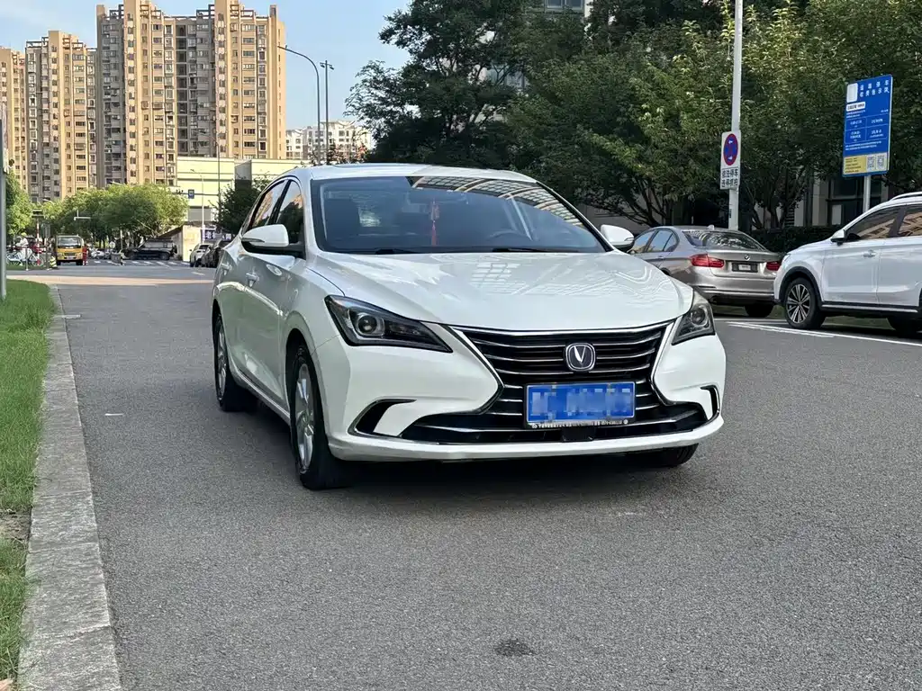 Changan Eado — фото 3
