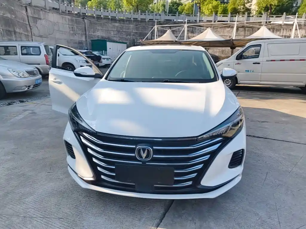 Changan Eado — фото 3