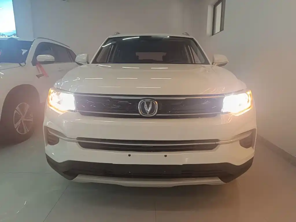 Changan CS35PLUS — фото 3