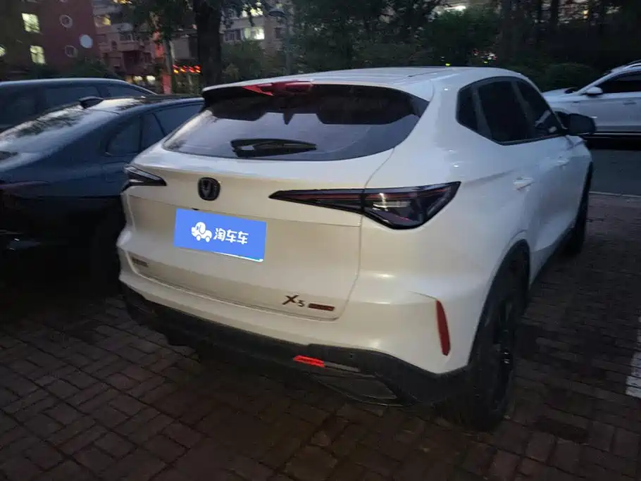 Changan X5 PLUS — фото 3