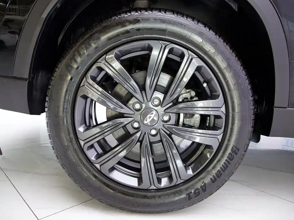 Chery Tiggo 8 — фото 19