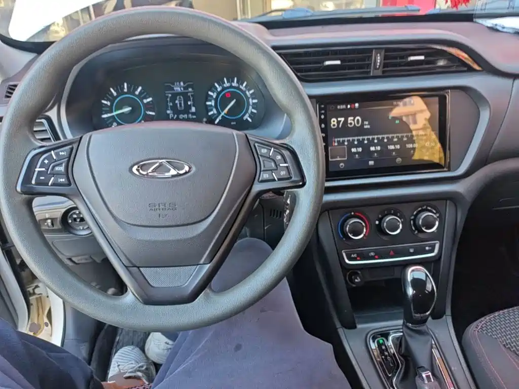 Chery Tiggo 3 — фото 10