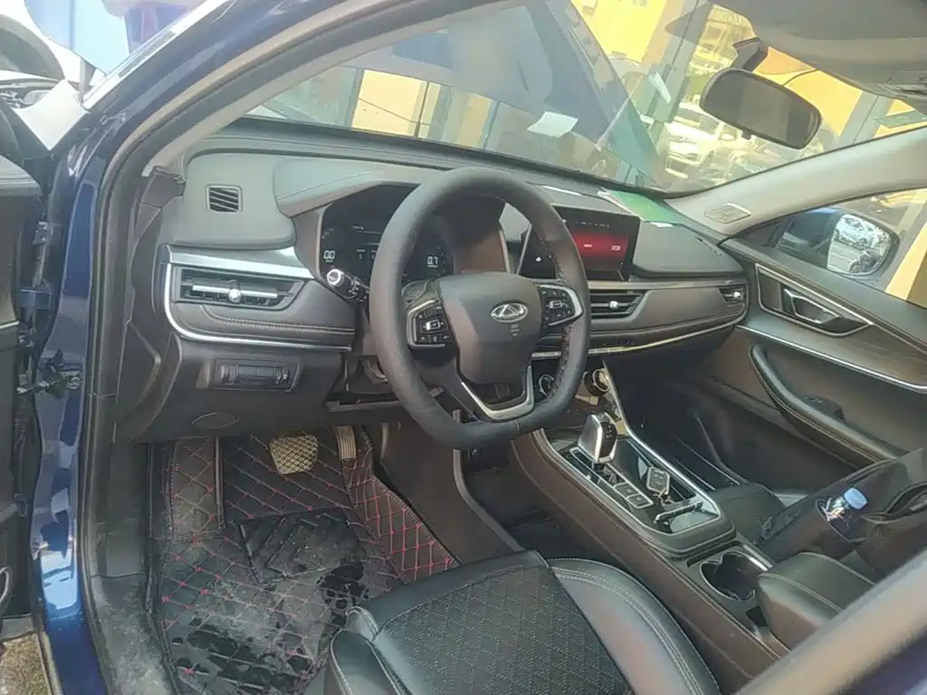 Chery Tiggo 8 — фото 10
