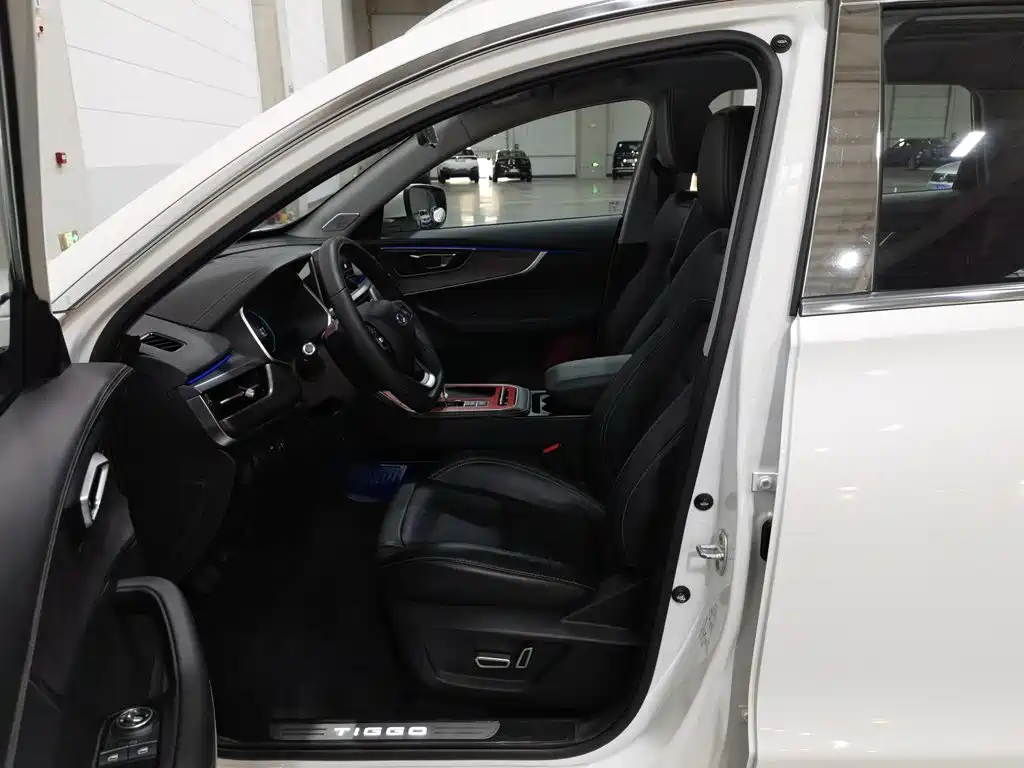Chery Tiggo 8 — фото 10