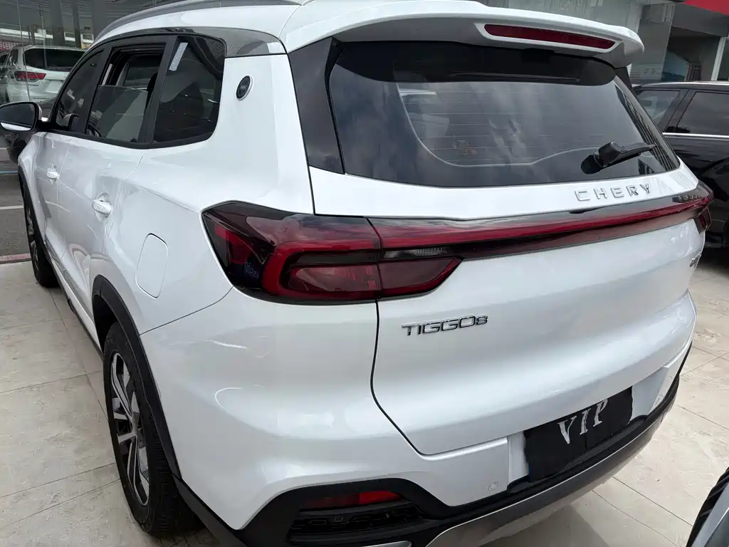Chery Tiggo 8 — фото 15