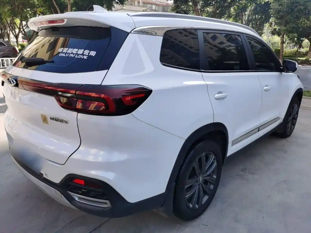 Chery Tiggo 8 — фото 7