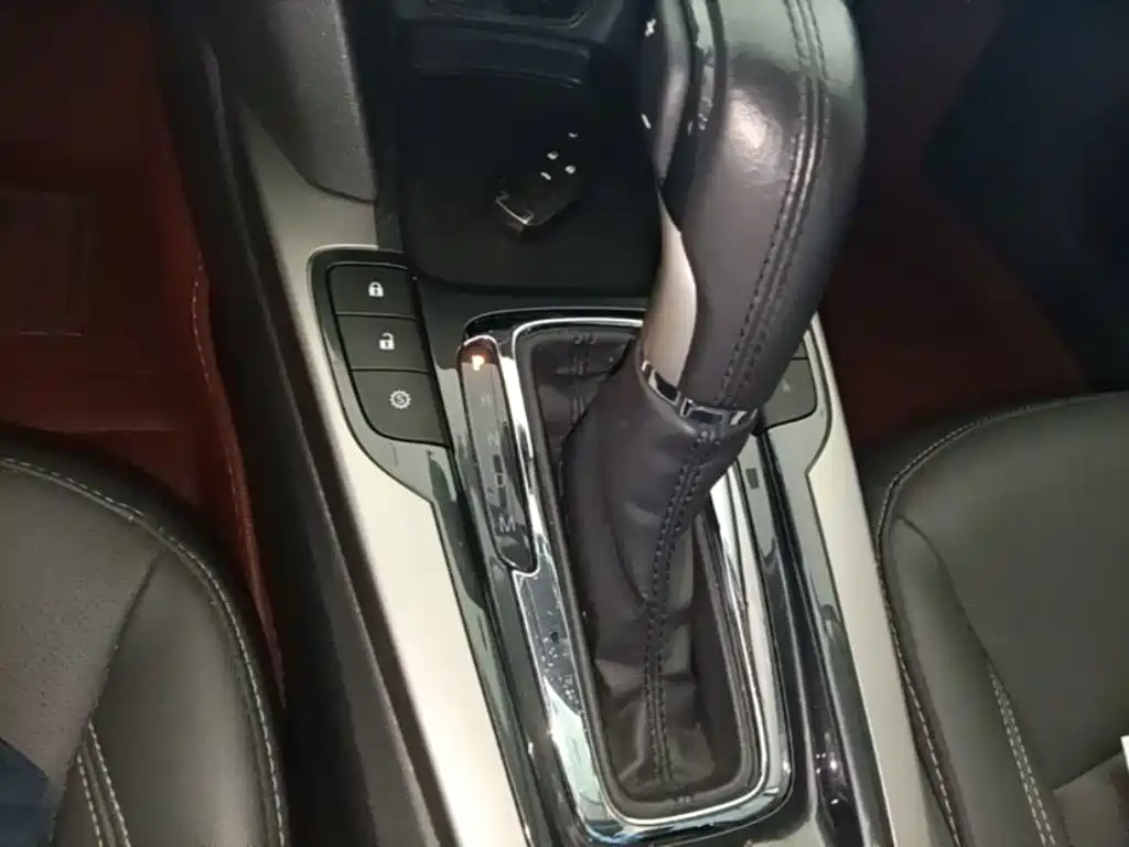 Chevrolet Malibu — фото 14