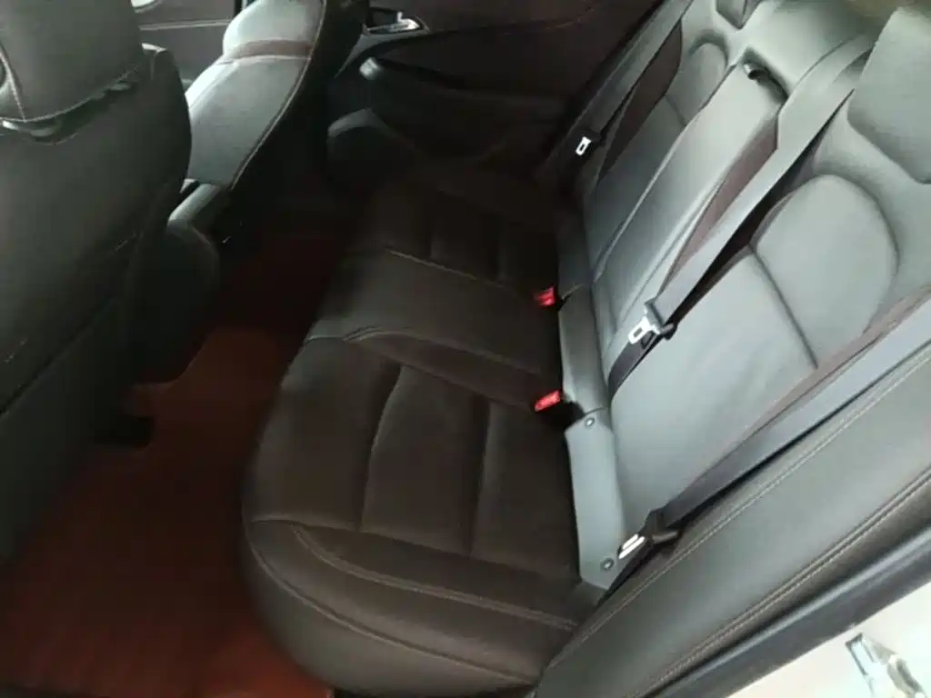 Chevrolet Malibu — фото 17