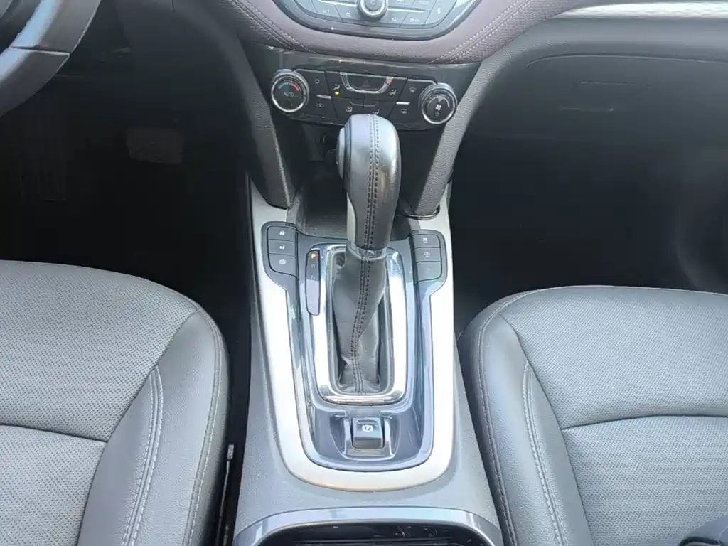 Chevrolet Malibu — фото 14